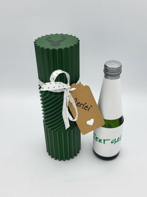 Jäger 2erlei Small Geschenke- oder Flaschenbox mit Hirsch, 2-teil. Behälter für diverse Flaschen, als Aufbewahrungsbox, 2 Vasen oder auch als Flaschenkühler verwendbar uvm., waldgrün, 1 St/2teilg, PADRU by Das Teamwork